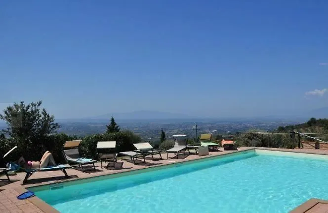 Apartment Huebsche Ferienwohnung Mit Gemeinsamem Pool Vinci Italy